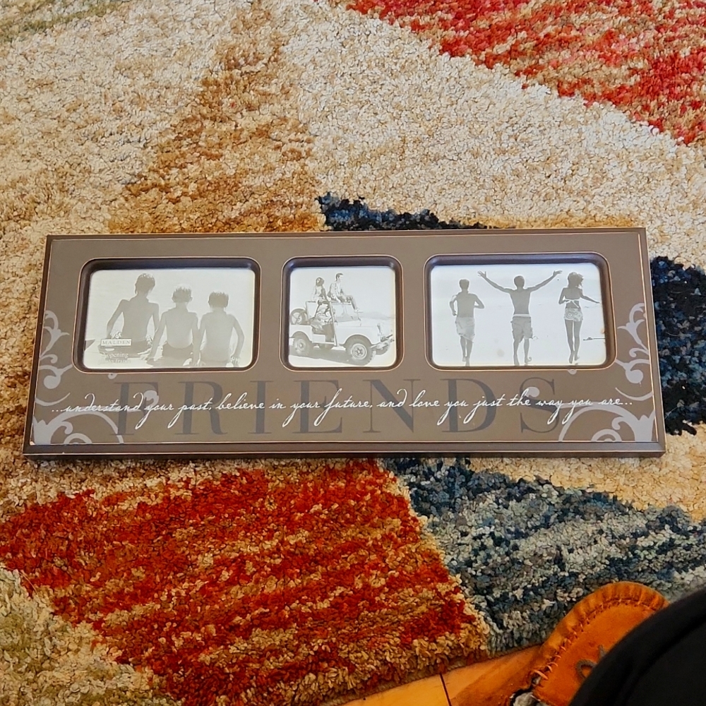 Malden 3 opening photo frame, brown with a design and saying.  2 hanging hooks.